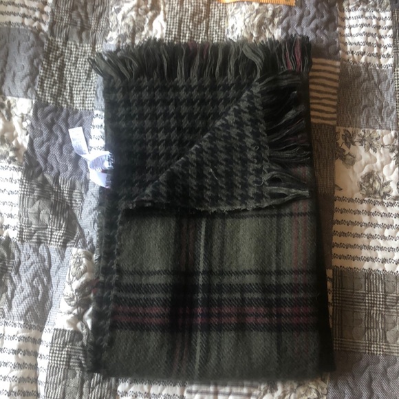 Scarf - Picture 1 of 1